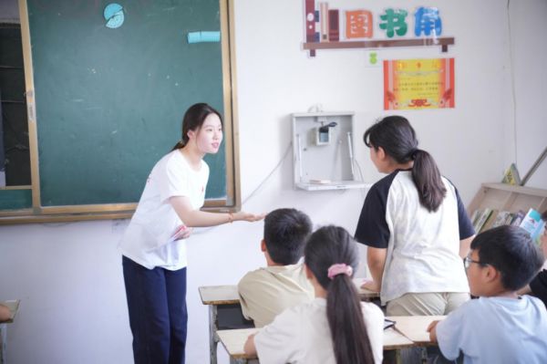 徐州医科大学"生命火种计划"走进燕北小学 趣味科普点亮"三献"公益之光