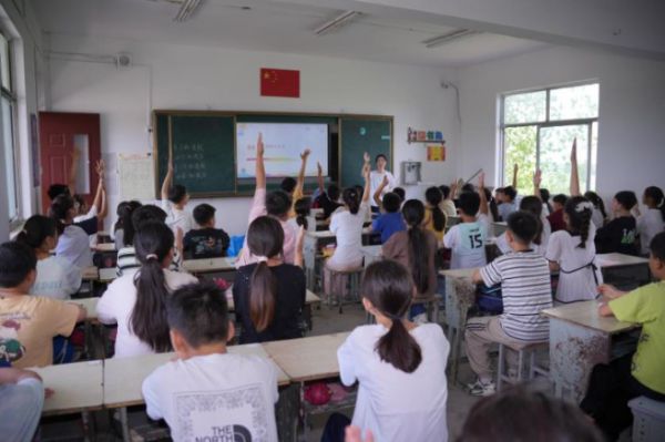 徐州医科大学"生命火种计划"走进燕北小学 趣味科普点亮"三献"公益之光